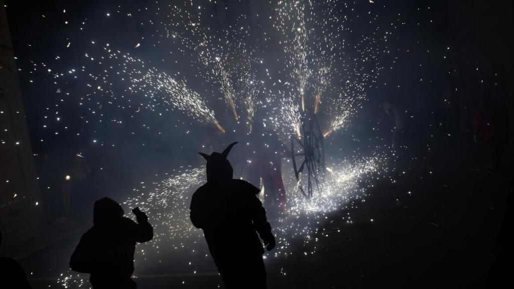 Una instantánea de los Correfocs de Villena anterior a la pandemia.