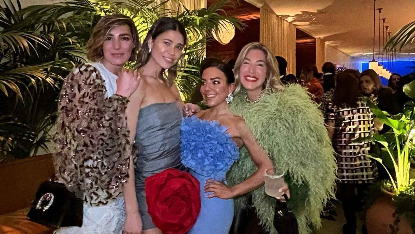 Eugenia Osborne estuvo con Paula Ordovás y Carla Pereyra, Carla Hinojosa en la cena organizada por la firma Redondo Brand.