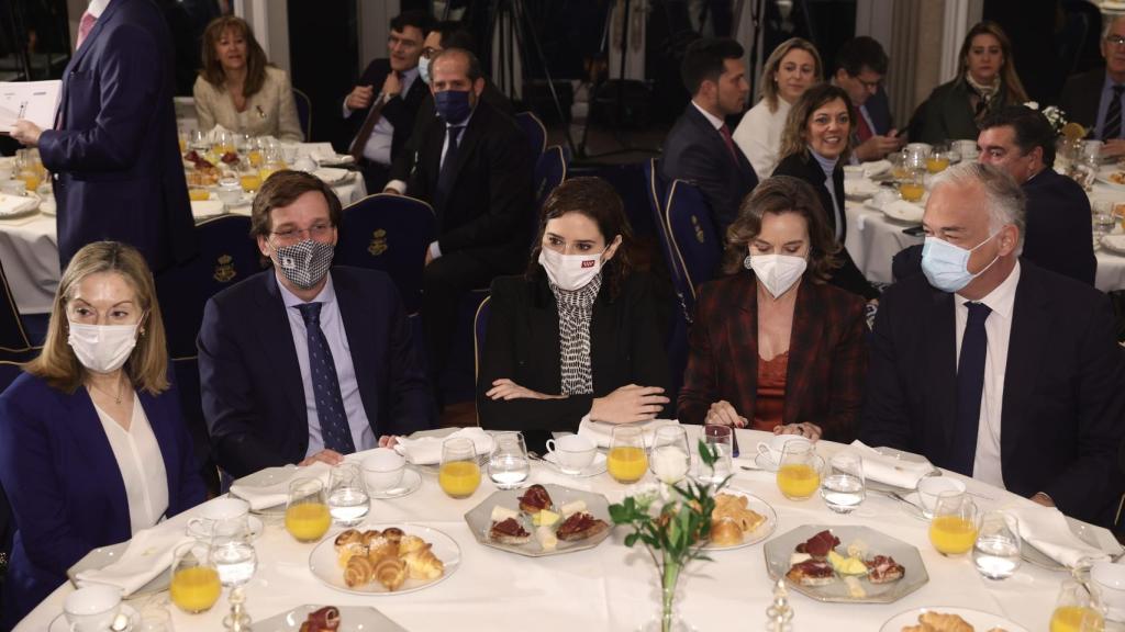 Ana Pastor, José Luis Martínez-Almeida, Isabel Díaz Ayuso, Cuca Gamarra y Esteban González Pons.