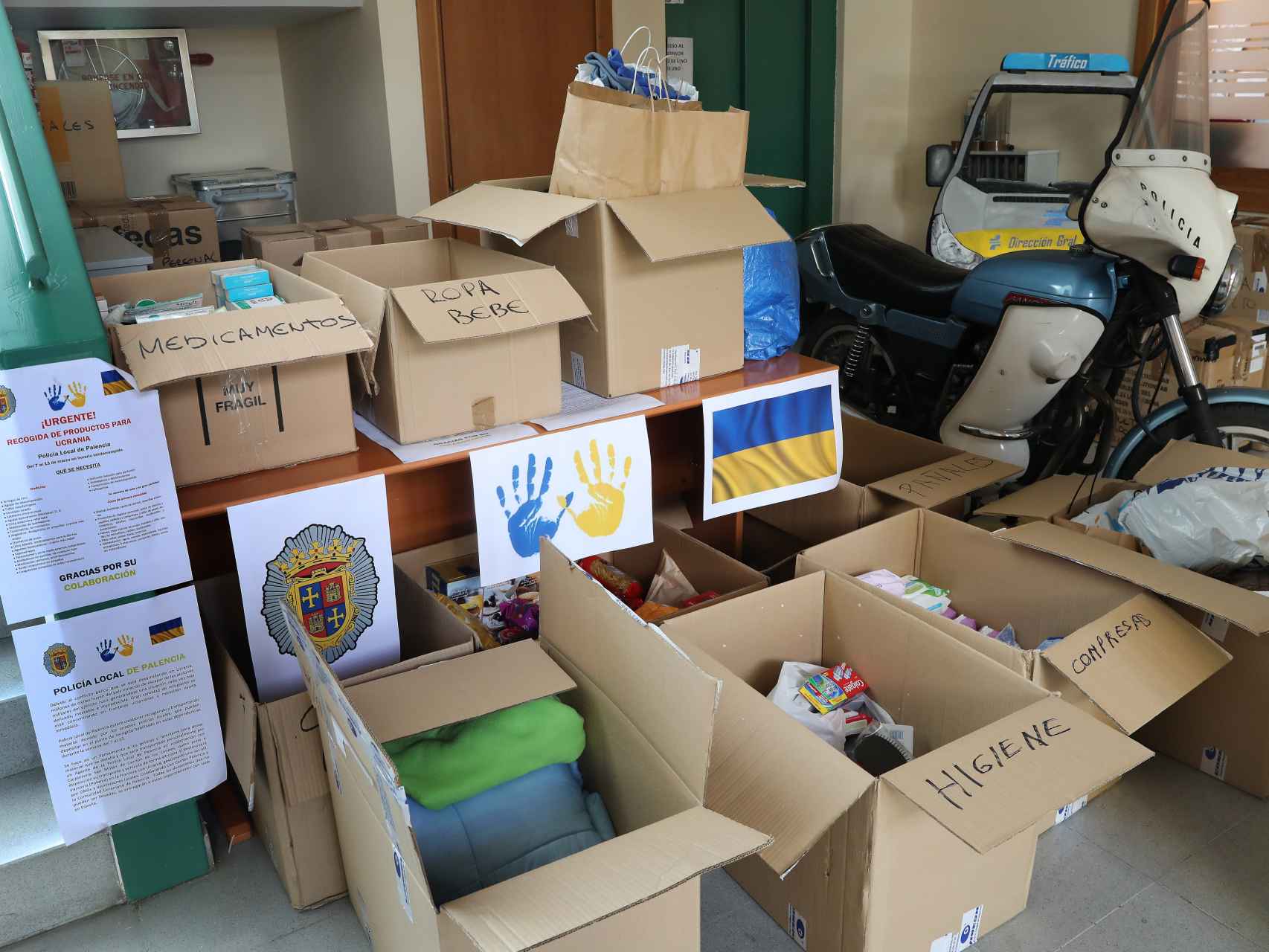 Recogida de material humanitario para Ucrania en el cuartel general de la Policía Local de Palencia