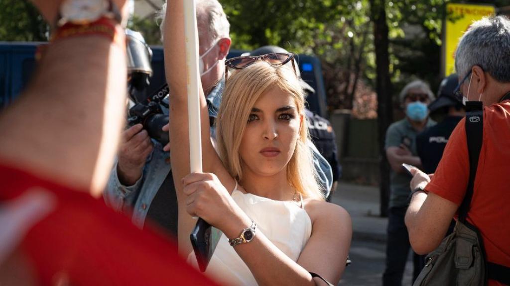 Isabel Peralta en una manifestación contra los migrantes del norte de África.