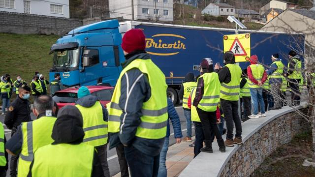 Piquetes durante las jornadas del paro nacional de transportes.