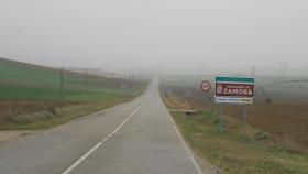 Carretera que comunica Jambrina y Peleas de Abajo con la N-630