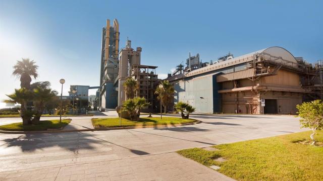 la fábrica de cemento de La Araña, en Málaga.