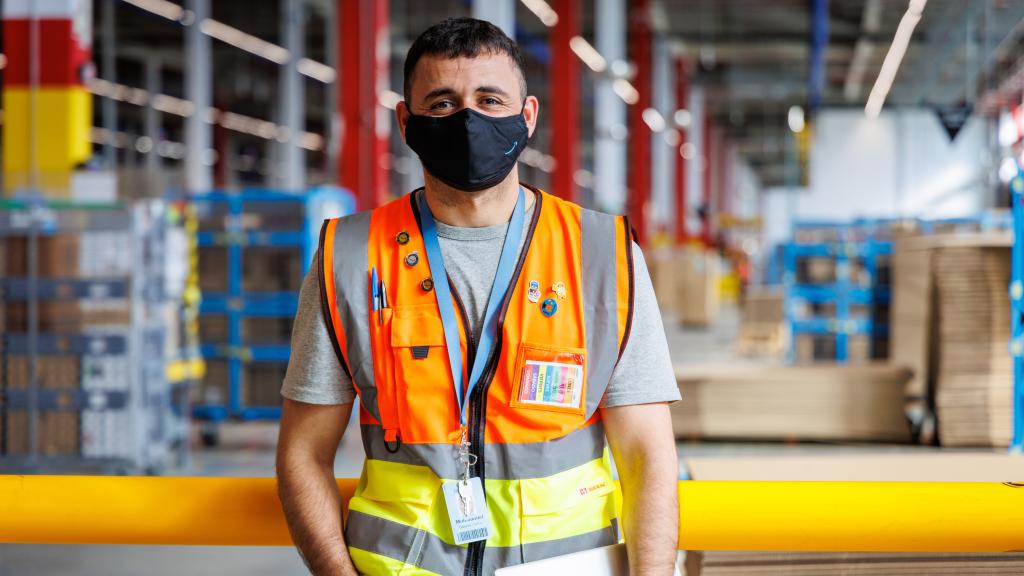 Mohammed Bouda Oufkir comenzó trabajando para Amazon en Inglaterra antes de volver a España.