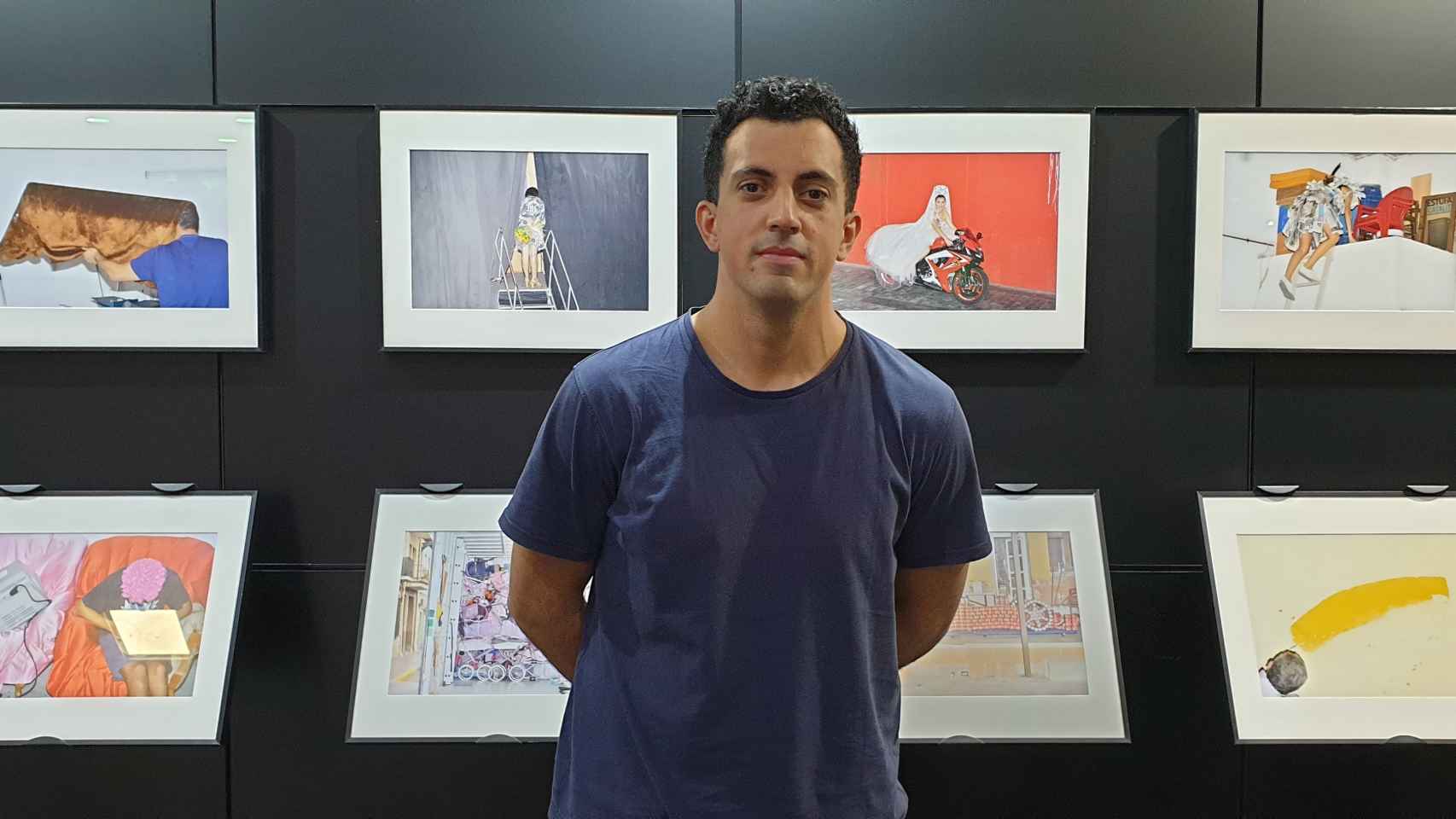 Carlos Aguilera es premio Nuevo Talento de la Fnac, donde expone dentro de PhotoAlicante.