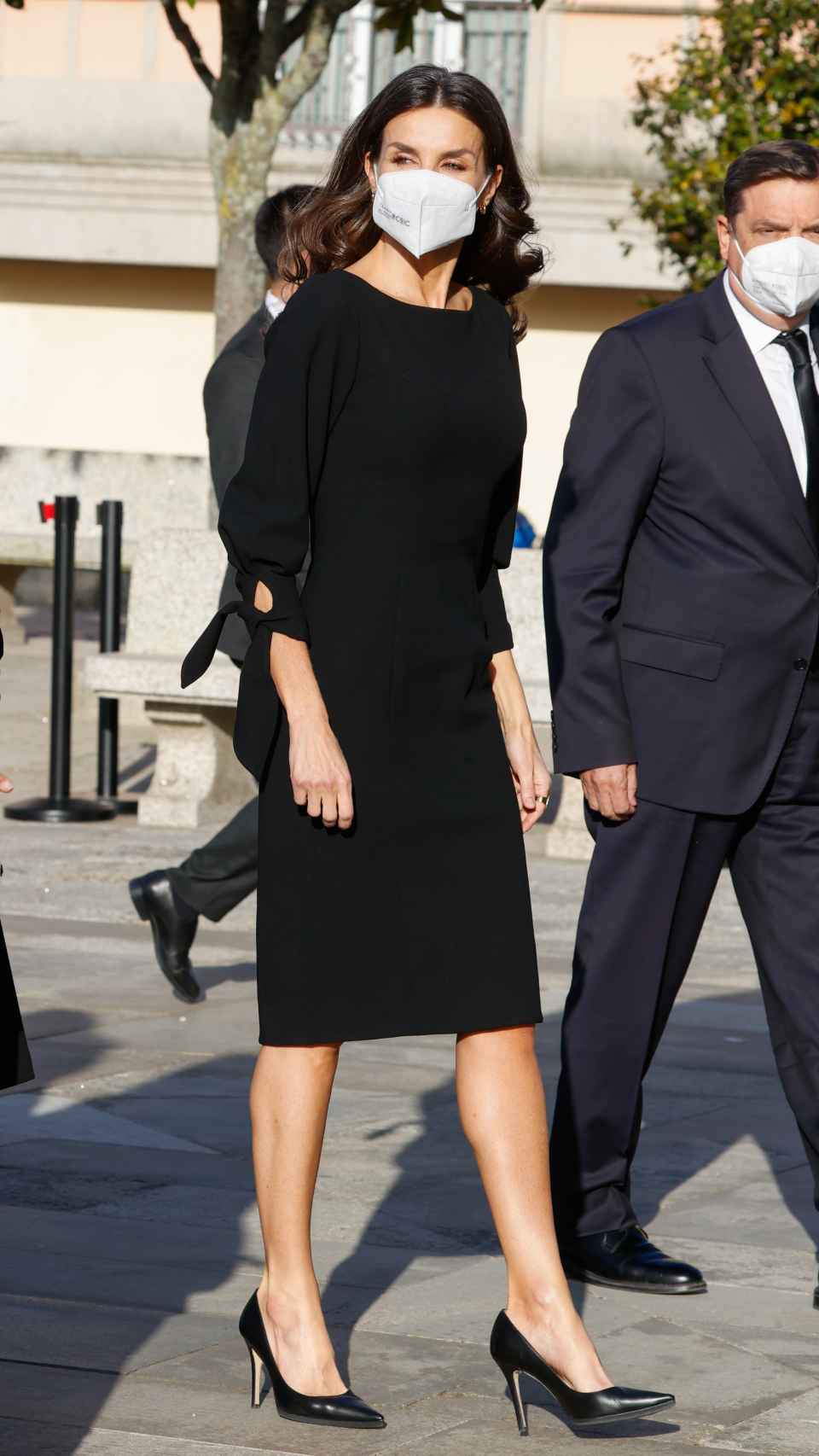 La reina Letizia estrenó este vestido de Carolina Herrera en 2017.