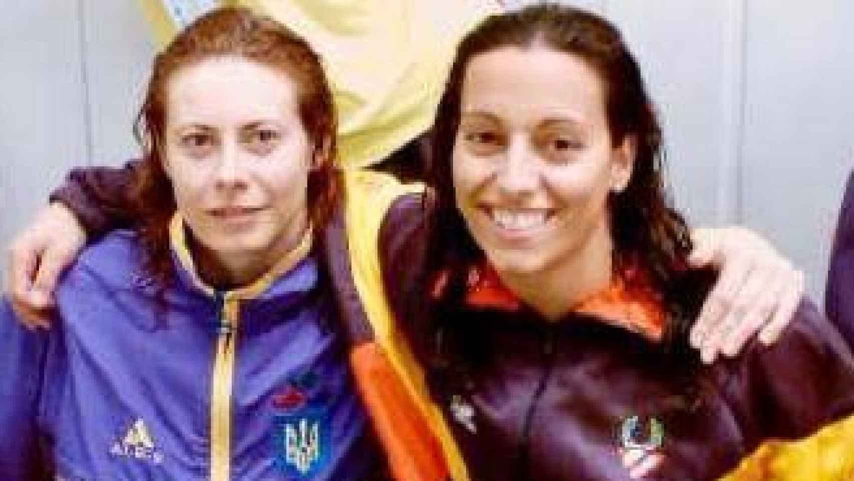 Olena Akopyan y Teresa Perales hace 20 años en una competición internacional