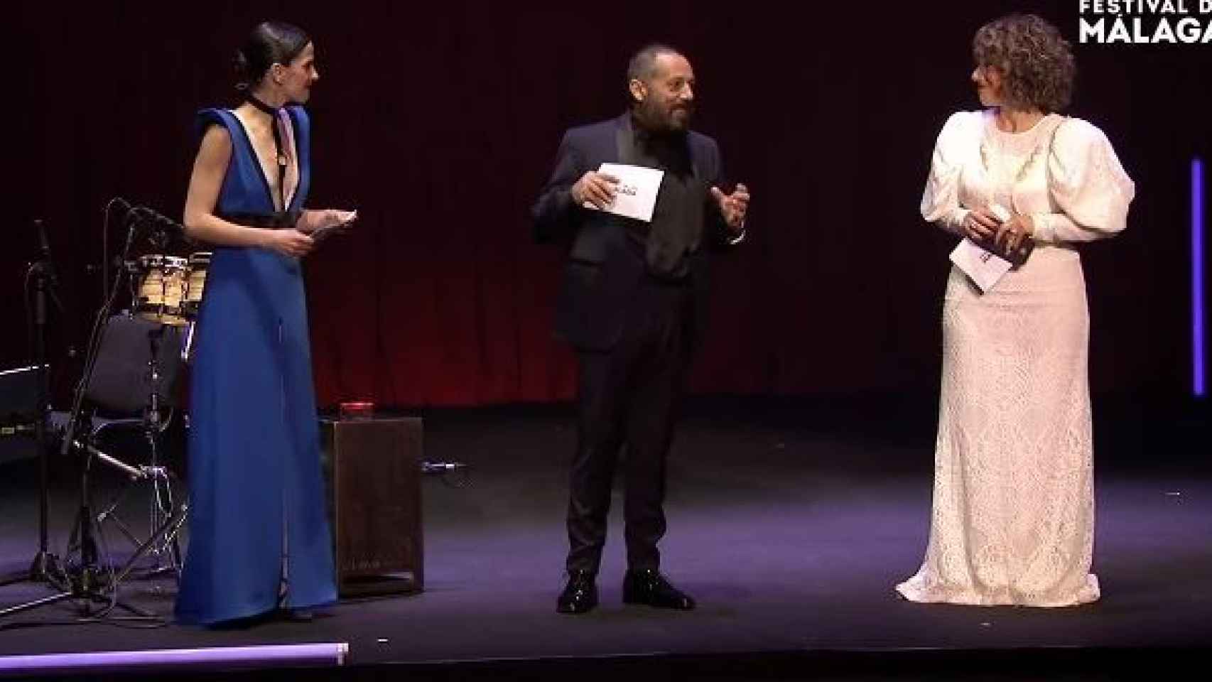 Noemí Ruiz, Pepón Nieto y Celia Bermejo durante la gala de inauguración del Festival de Málaga.