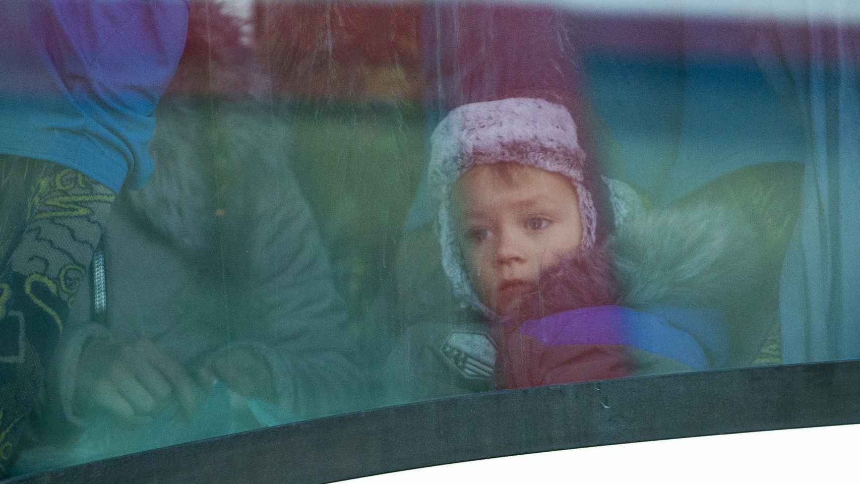 Retrato de un niño ucraniano en la frontera de Ucrania con Moldavia.