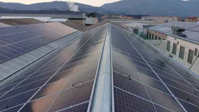 La instalación de placas fotovoltaicas se dispara con el continuo incremento del coste eléctrico.