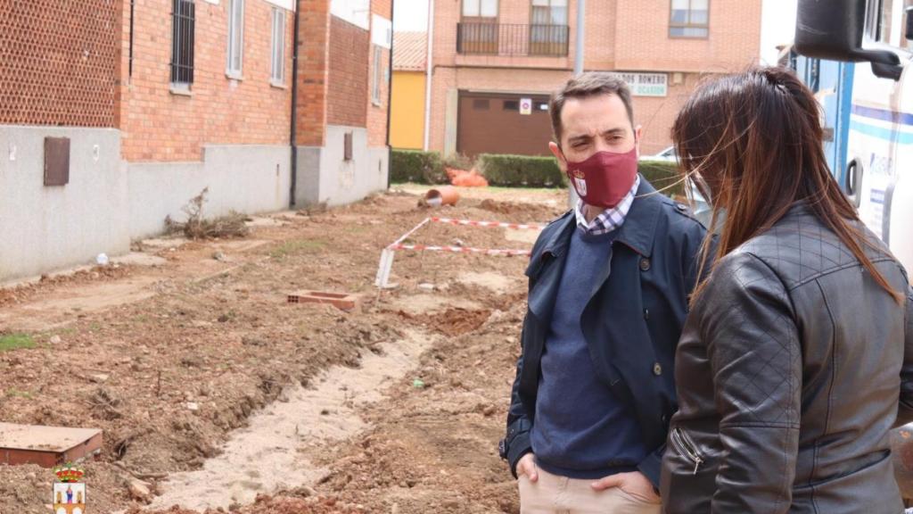 Luciano Huerga y Sandra Veleda visitan las obras en San Isidro