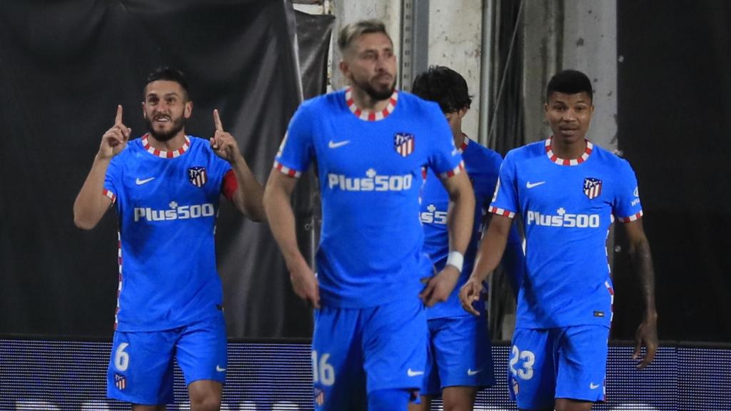 Koke lidera la celebración del gol del Atlético de Madrid ante el Rayo Vallecano