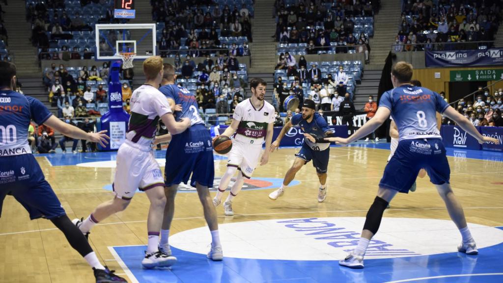 Brizuela y Alberto, los mejores del Unicaja frente al Obradoiro.