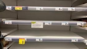 Estaterías de arroz del Carrefour de As Cancelas en Santiago de Compostela.