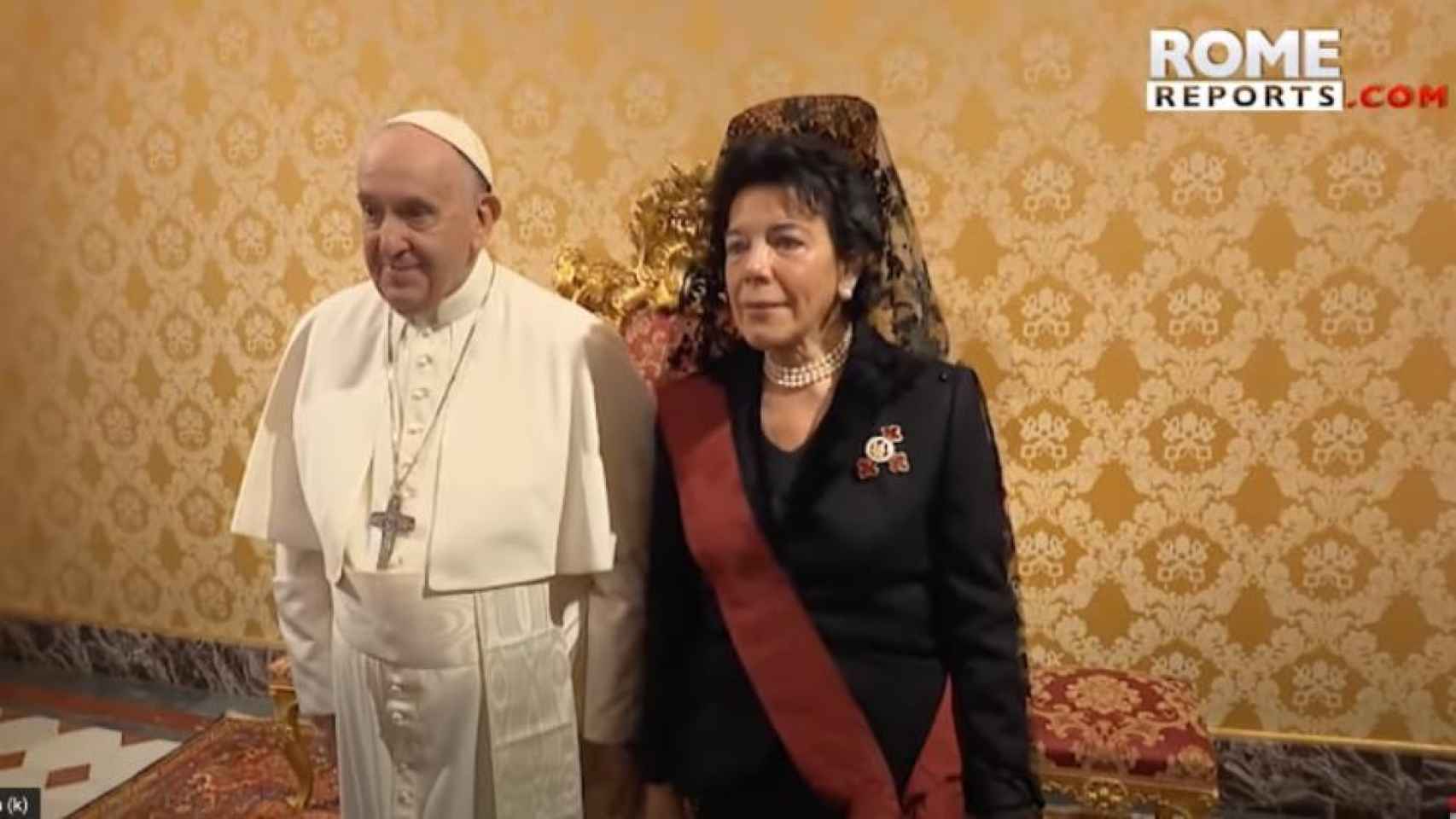 Isabel Celaá en la presentación de credenciales al Papa como embajadora de España ante la Santa Sede.