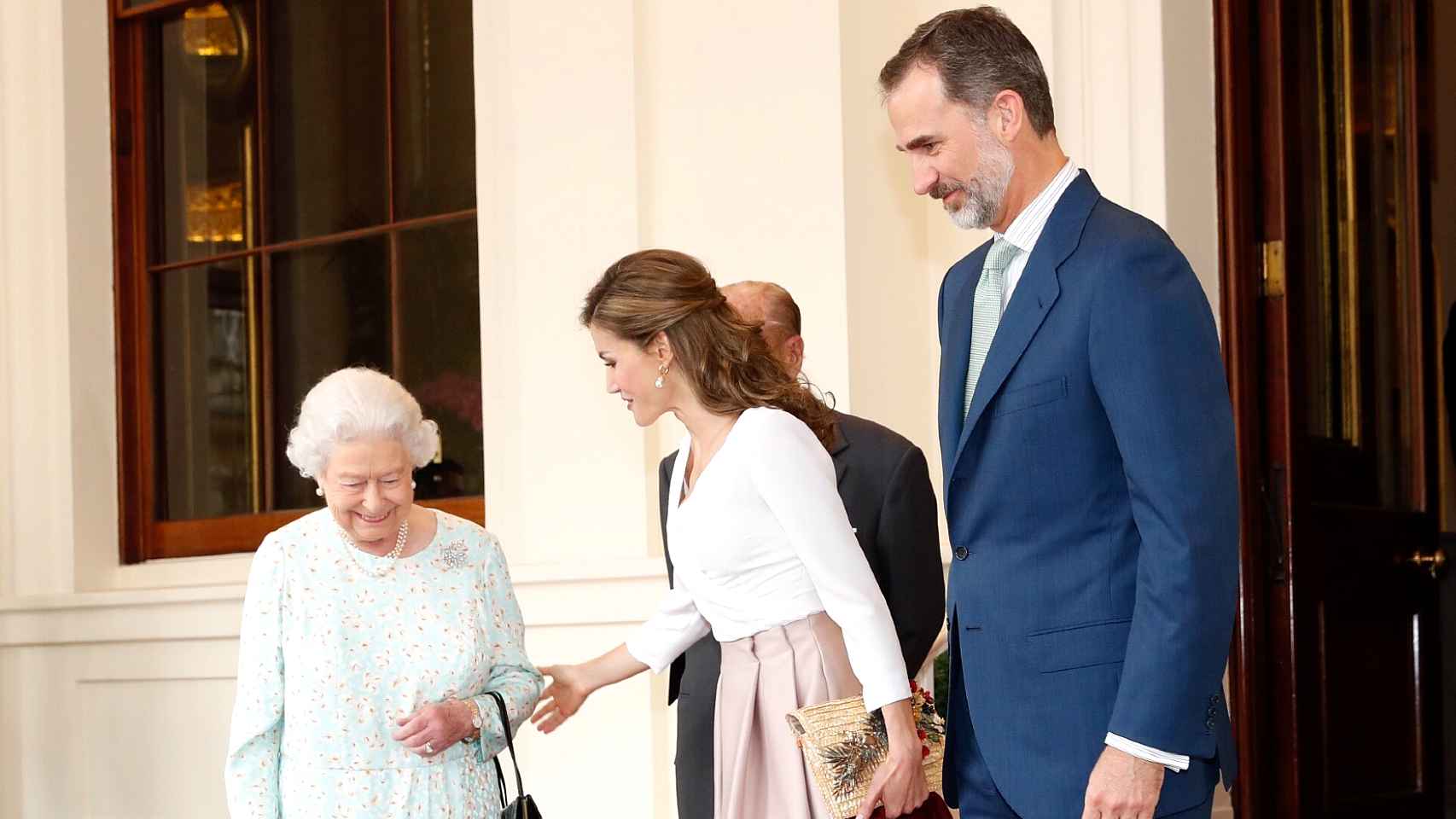 La complicidad entre la reina Isabel II y los reyes Felipe VI y Letizia fue muy evidente en su visita de 2017.
