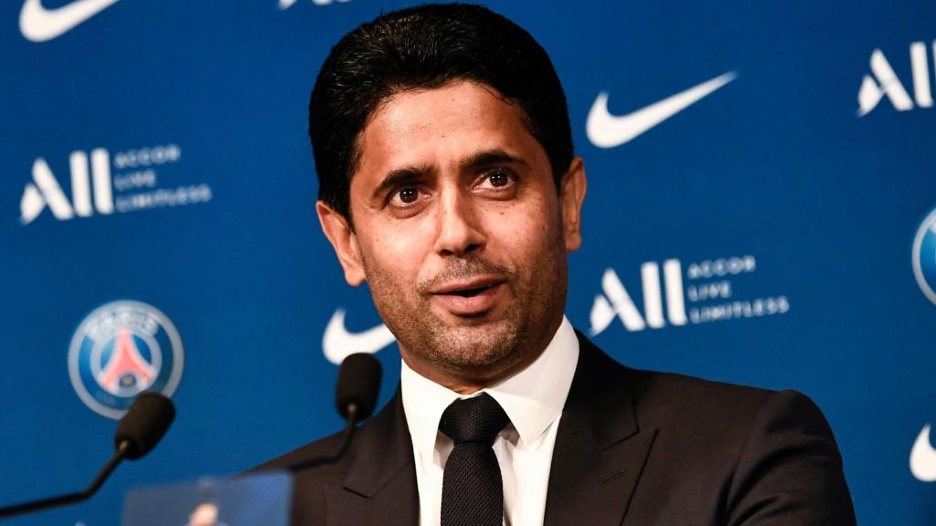 Nasser Al-Khelaifi durante una rueda de prensa del PSG