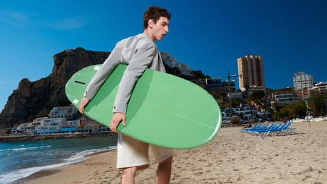 La playa de Poniente de Benidorm, escenario de la última campaña internacional de Zara Man.