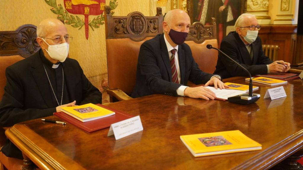 Presentación del libro en el salón de recepciones del Ayuntamiento de Valladolid