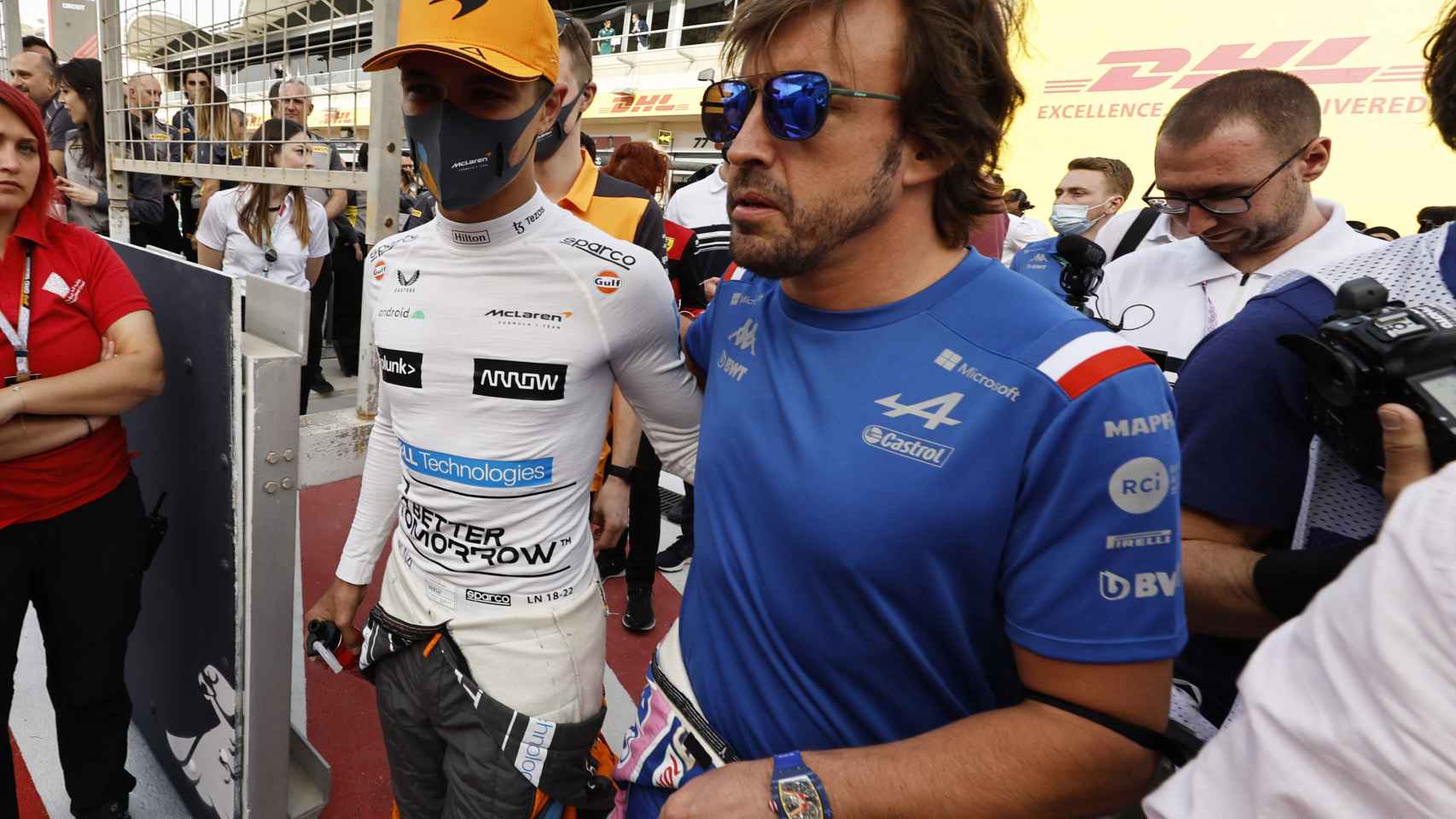Fernando Alonso con Lando Norris en el Gran Premio de Bahréin