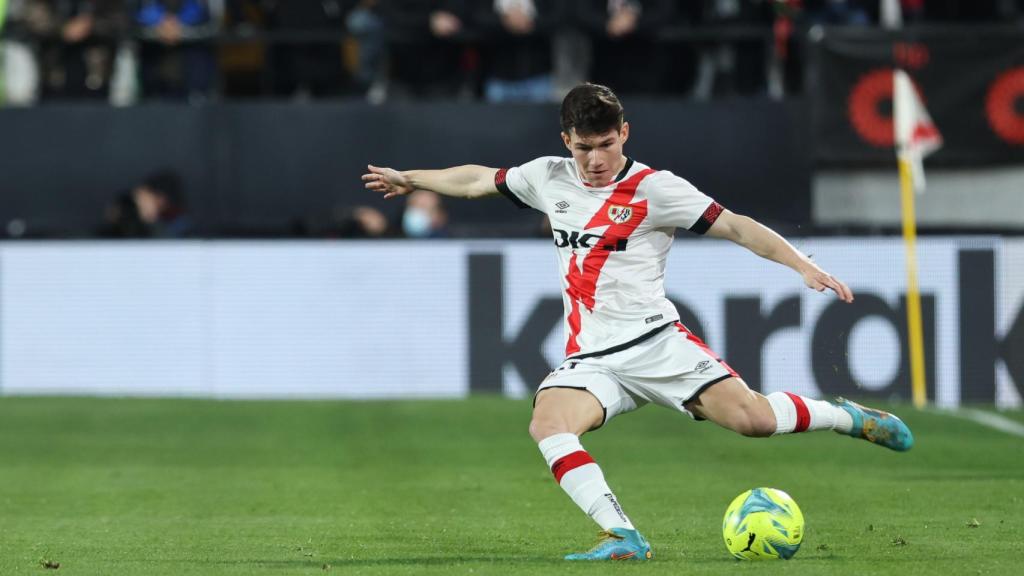 Fran García, durante un partido del Rayo Vallecano.