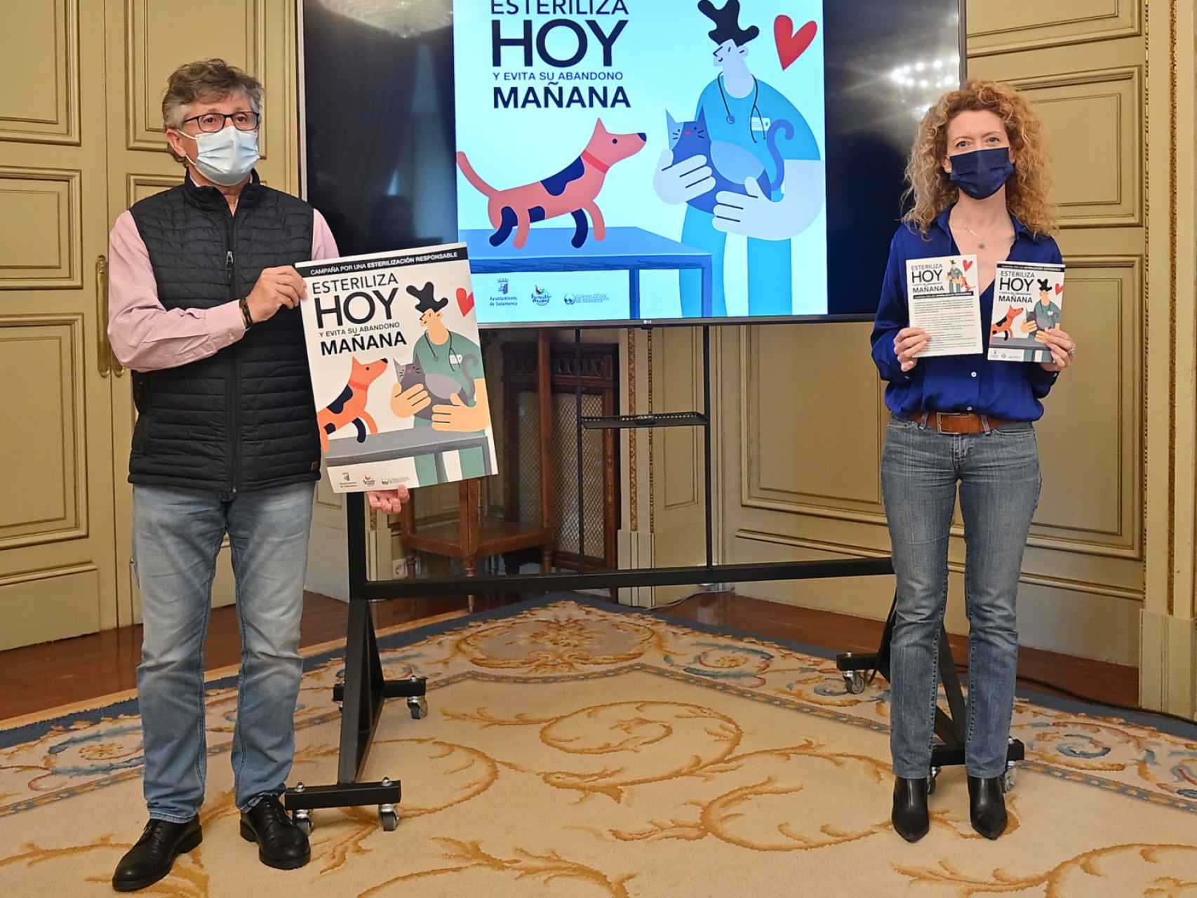 Presentación de la campaña de esterilización de mascotas en el Ayuntamiento de Salamanca