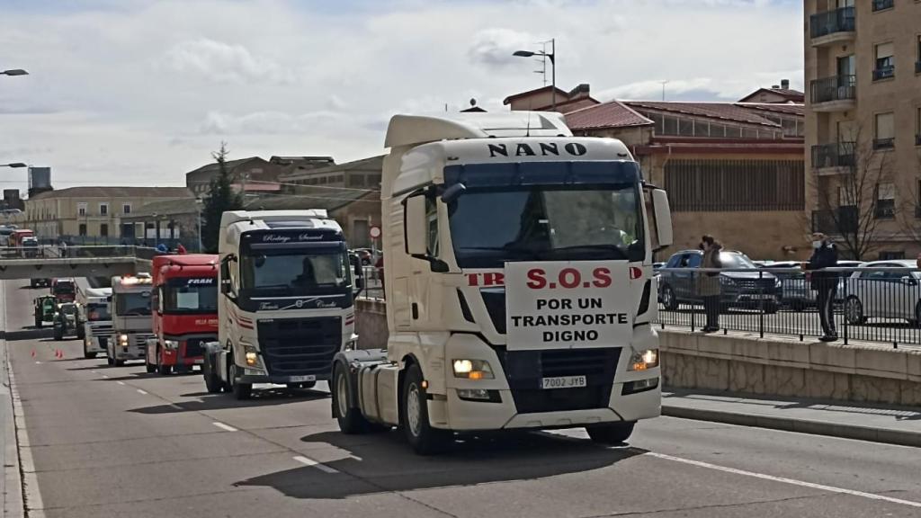 Los transportistas recorren las calles de Salamanca