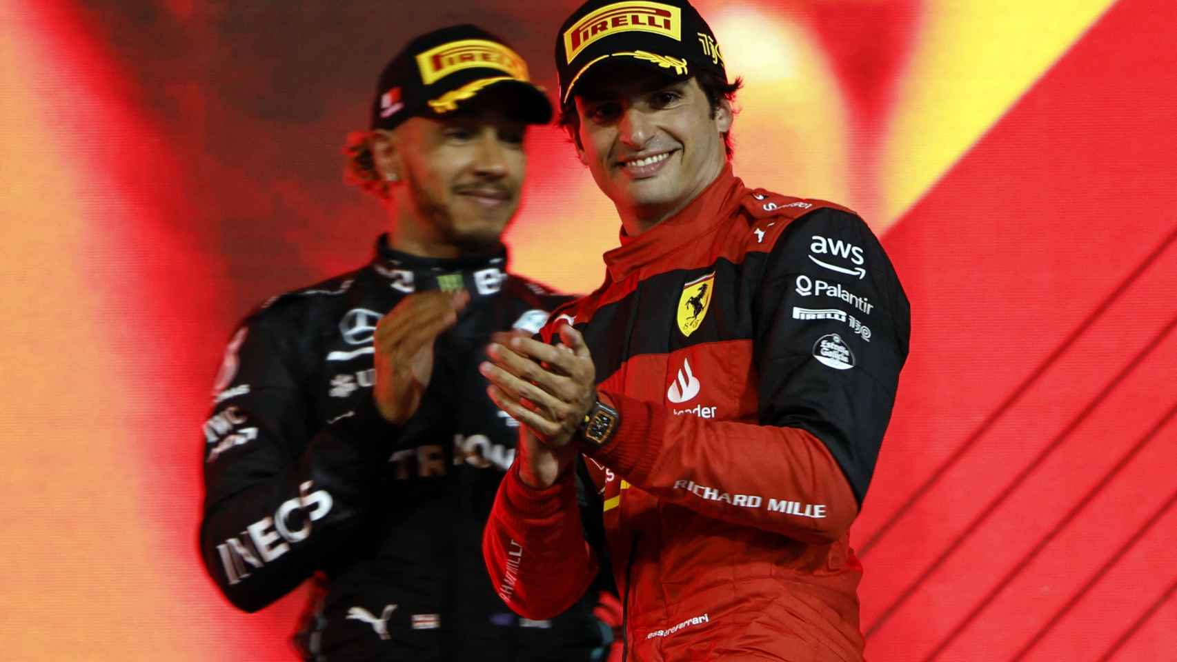 Carlos Sainz en el podio del GP de Bahrein