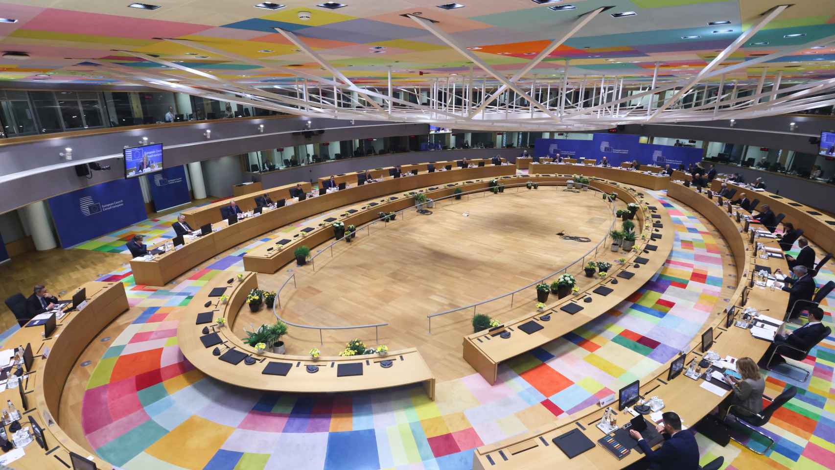 La mesa de reunión del Consejo Europeo en Bruselas
