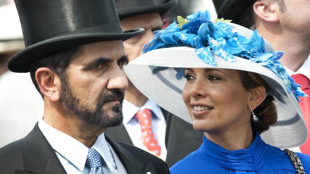 El emir de Dubái, Mohamed bin Rashid al Maktum, junto a su exmujer, la princesa Haya, en una imagen de archivo.