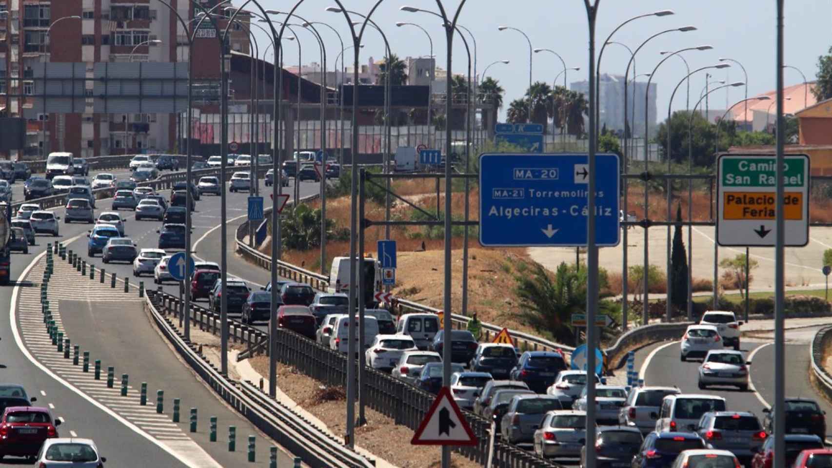 Imagen del tráfico en la ronda oeste de Málaga.