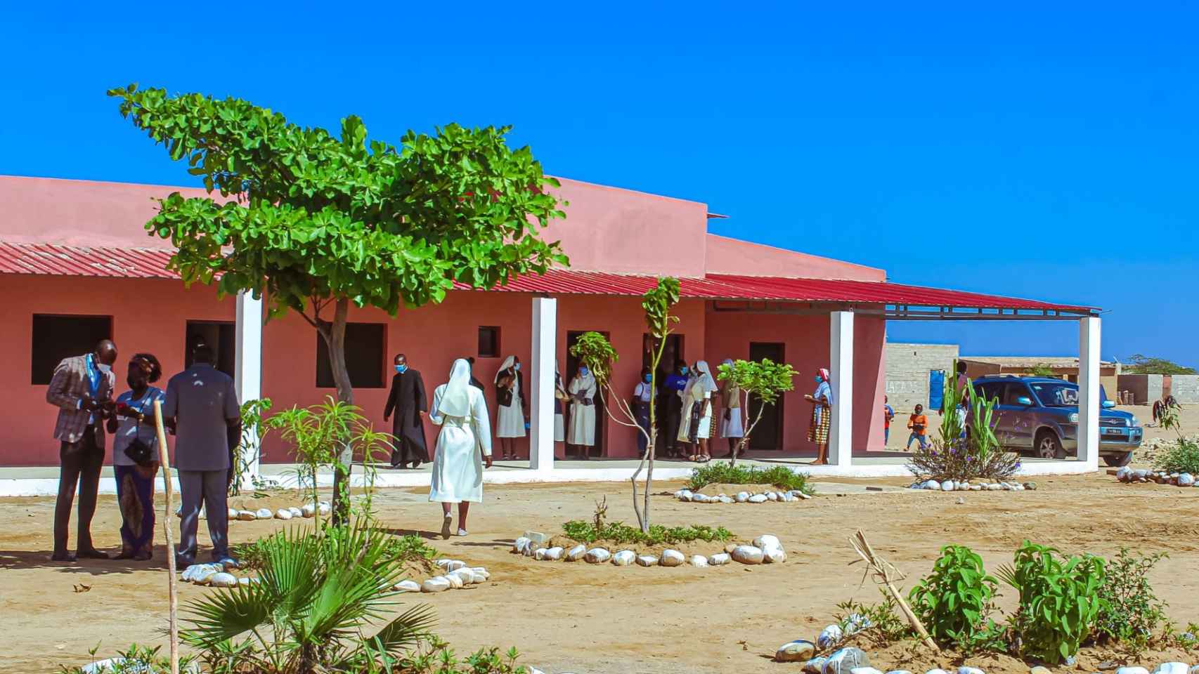 Inauguración de la escuela de Kaleido en Angola.