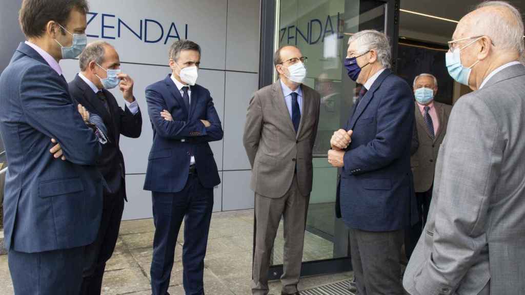Visita del embajador de Portugal a las instalaciones de Zendal.