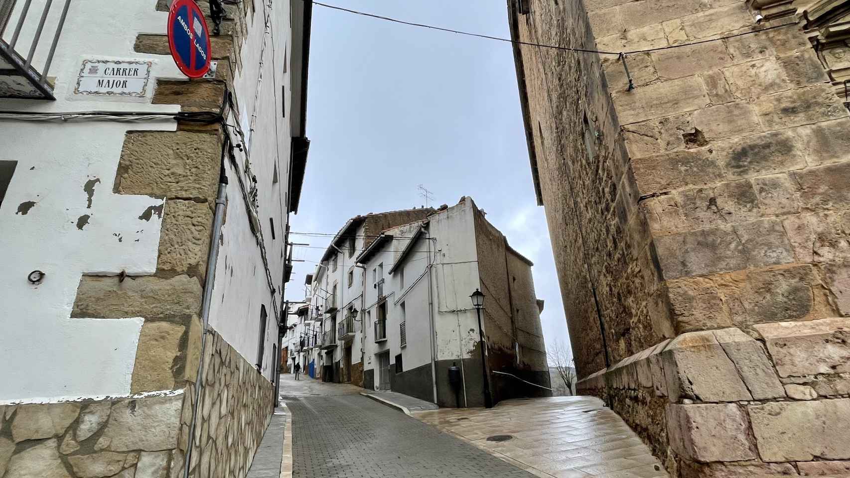 Una de las calles de Vistabella del Maestrat (Castellón).