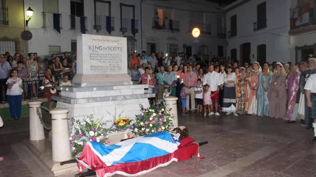 Teba al completo rinde tributo una vez al año al bravo Douglas.