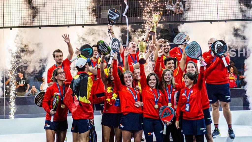 Los jugadores españoles celebrando su victoria en el Mundial de Doha.