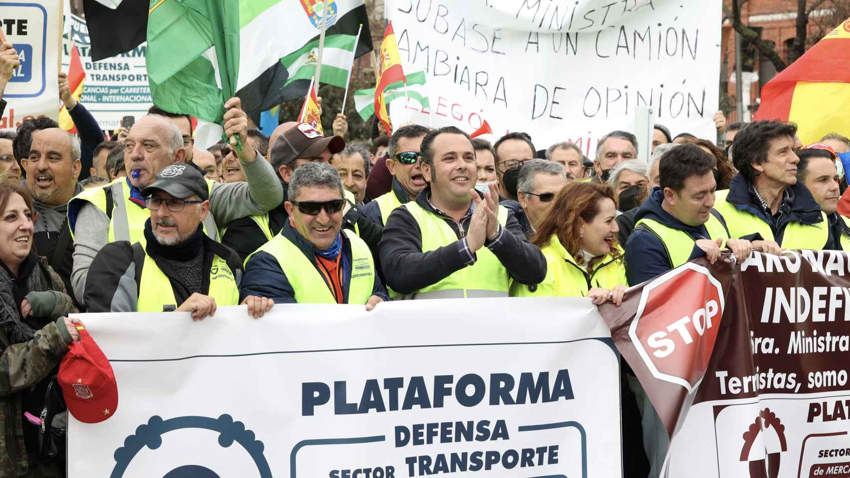 La Plataforma en Defensa del Transporte, que se ha manifestado hoy en Madrid, mantiene la huelga indefinida