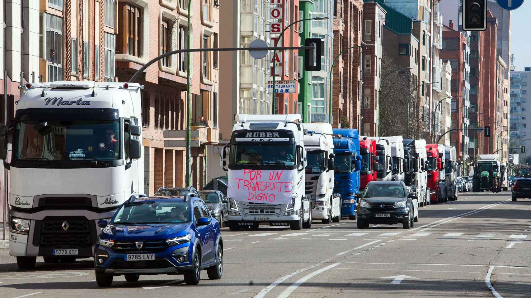 Imagen de los los camiones que se concentraron ayer en Burgos