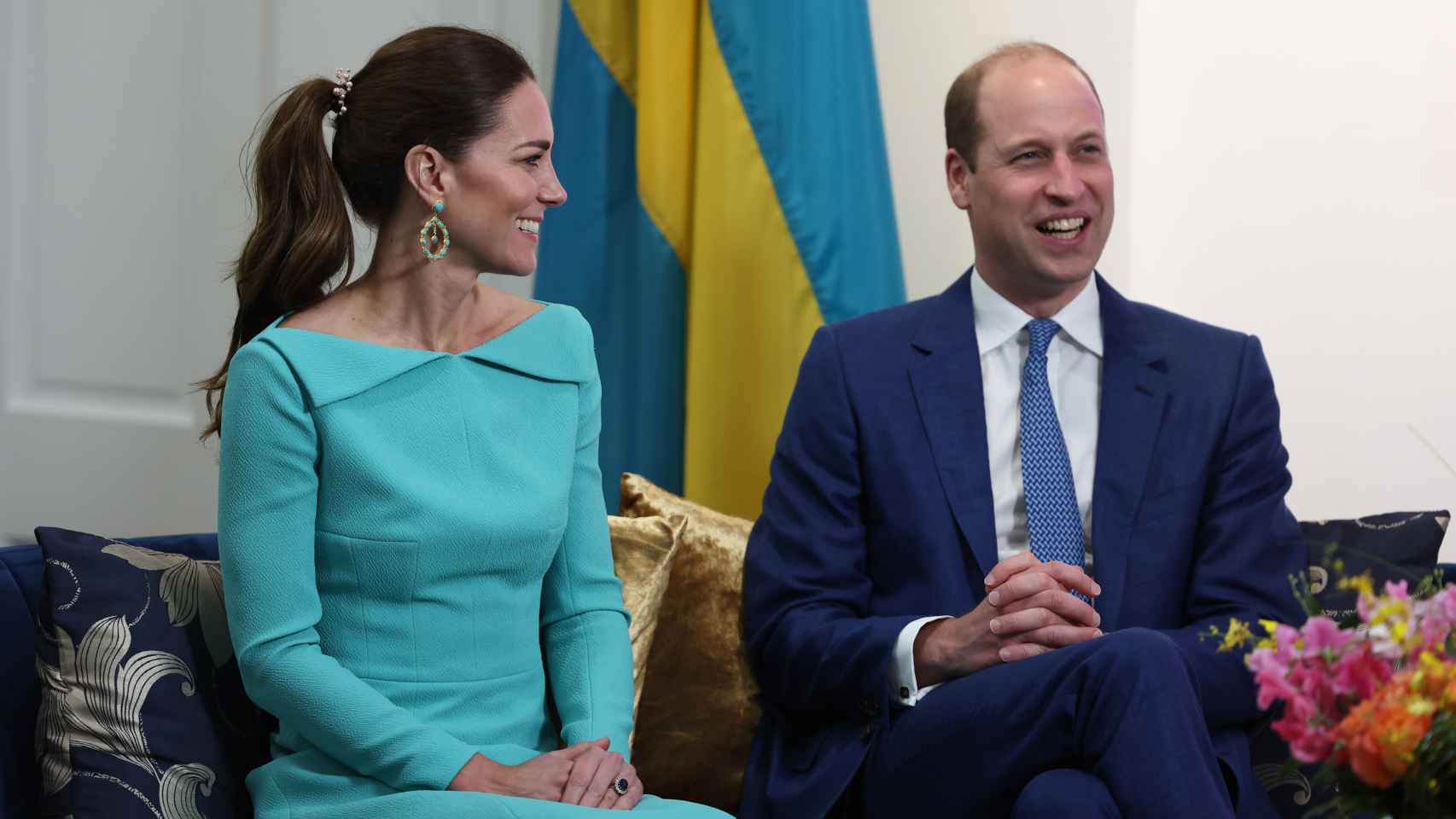 Kate Middleton y el príncipe Guillermo en su primer encuentro en Bahamas.