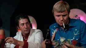 Dustin Hoffman (i) y Jon Voight (d) en un fotograma de 'Cowboy de Medianoche'