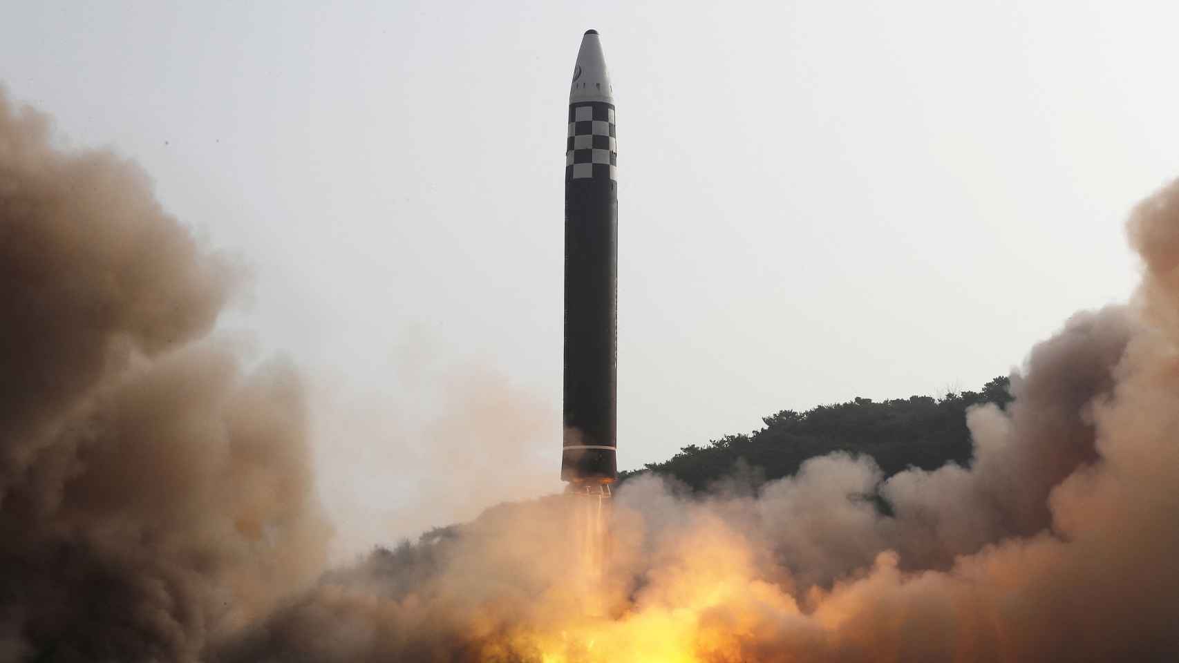 Hwasong-17 en el momento del lanzamiento