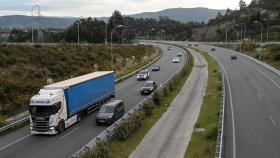 Un convoy escoltado por la Guardia Civil en A Coruña