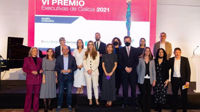 Entrega del VI Premio Executivas de Galicia a la pianista Isabel Dobarro.