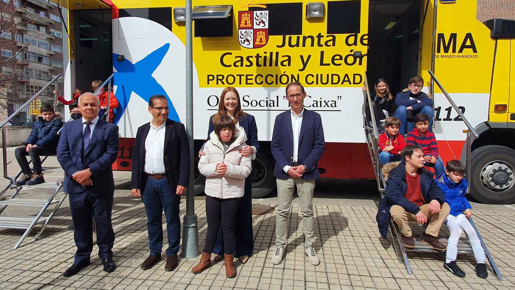 Los escolares premiados visitan el Centro de Emergencias de Castilla y Leon