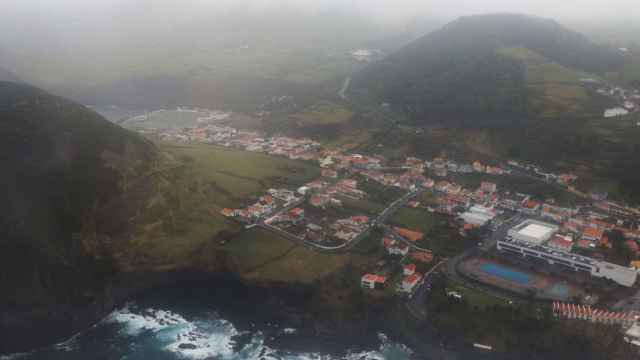Vista aérea de la ciudad de Vela, en la isla de Sao Jorge.