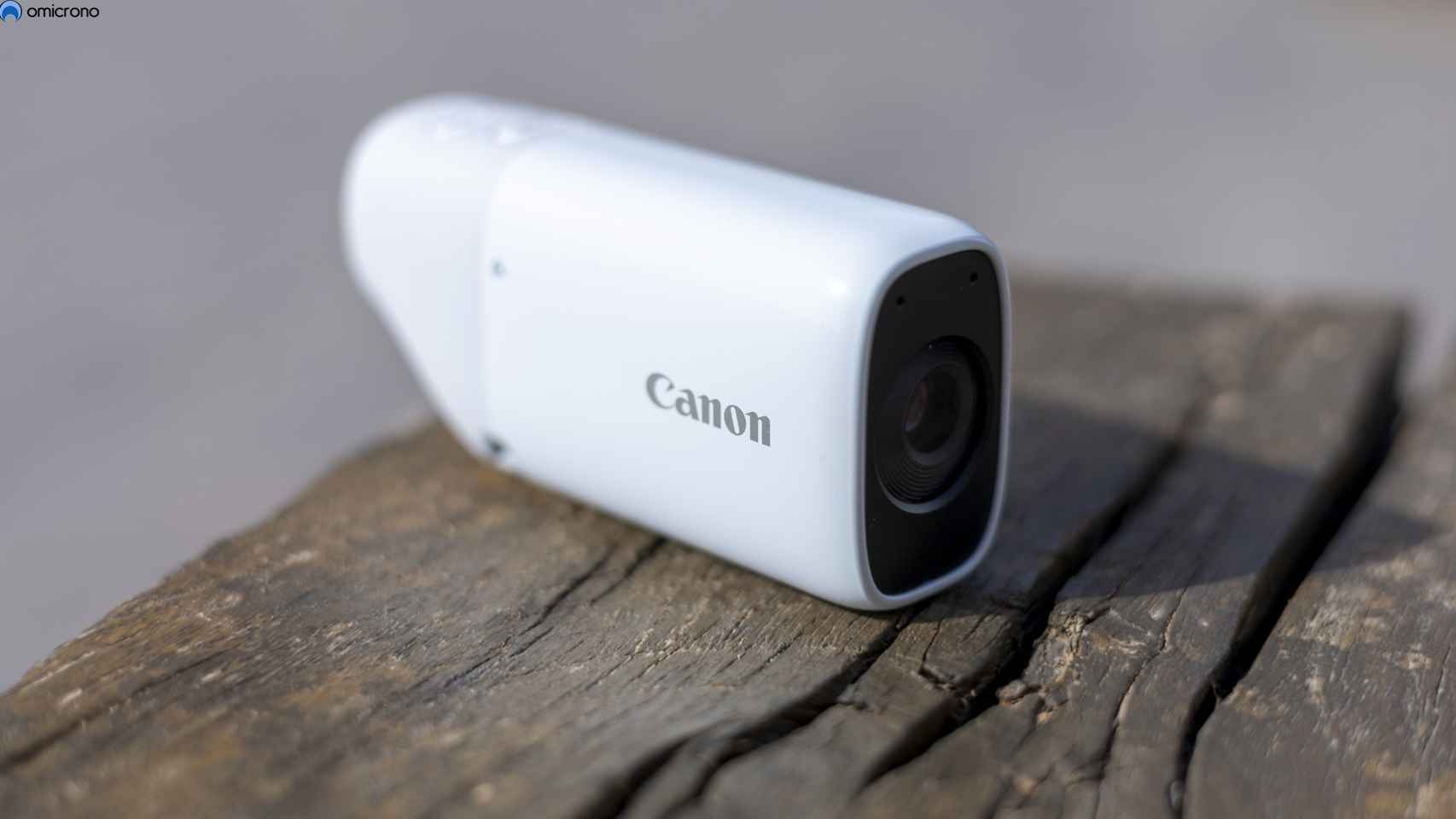 Canon Powershot Zoom.
