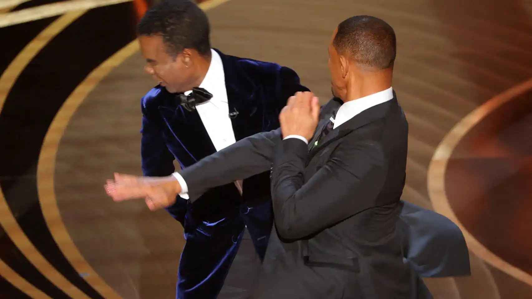 Momento en el que Will Smith agrede a Chris Rock en los Oscar.