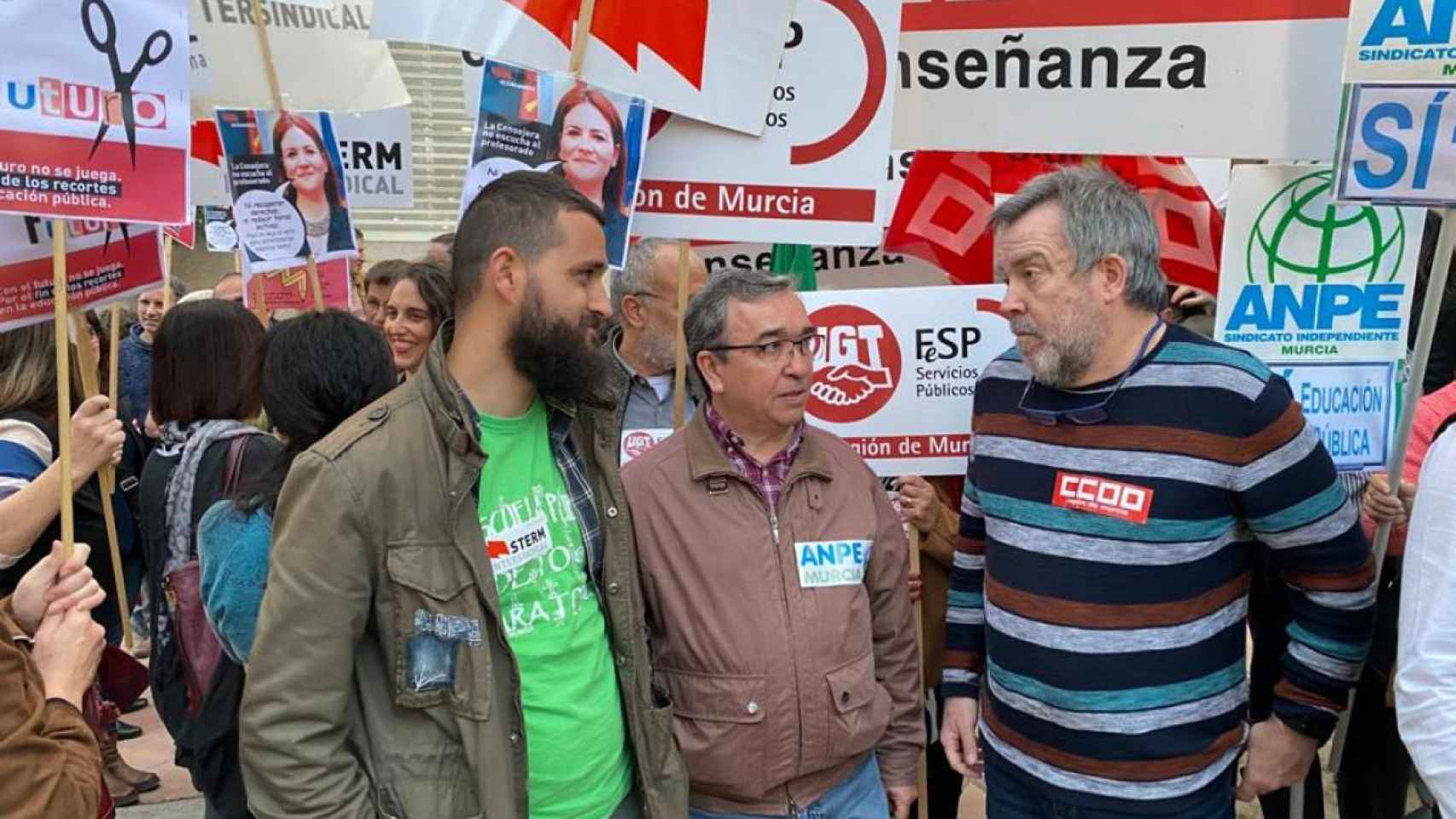 El dirigente sindical de Comisiones Obreras, Nacho Tornel (1d), en una protesta.