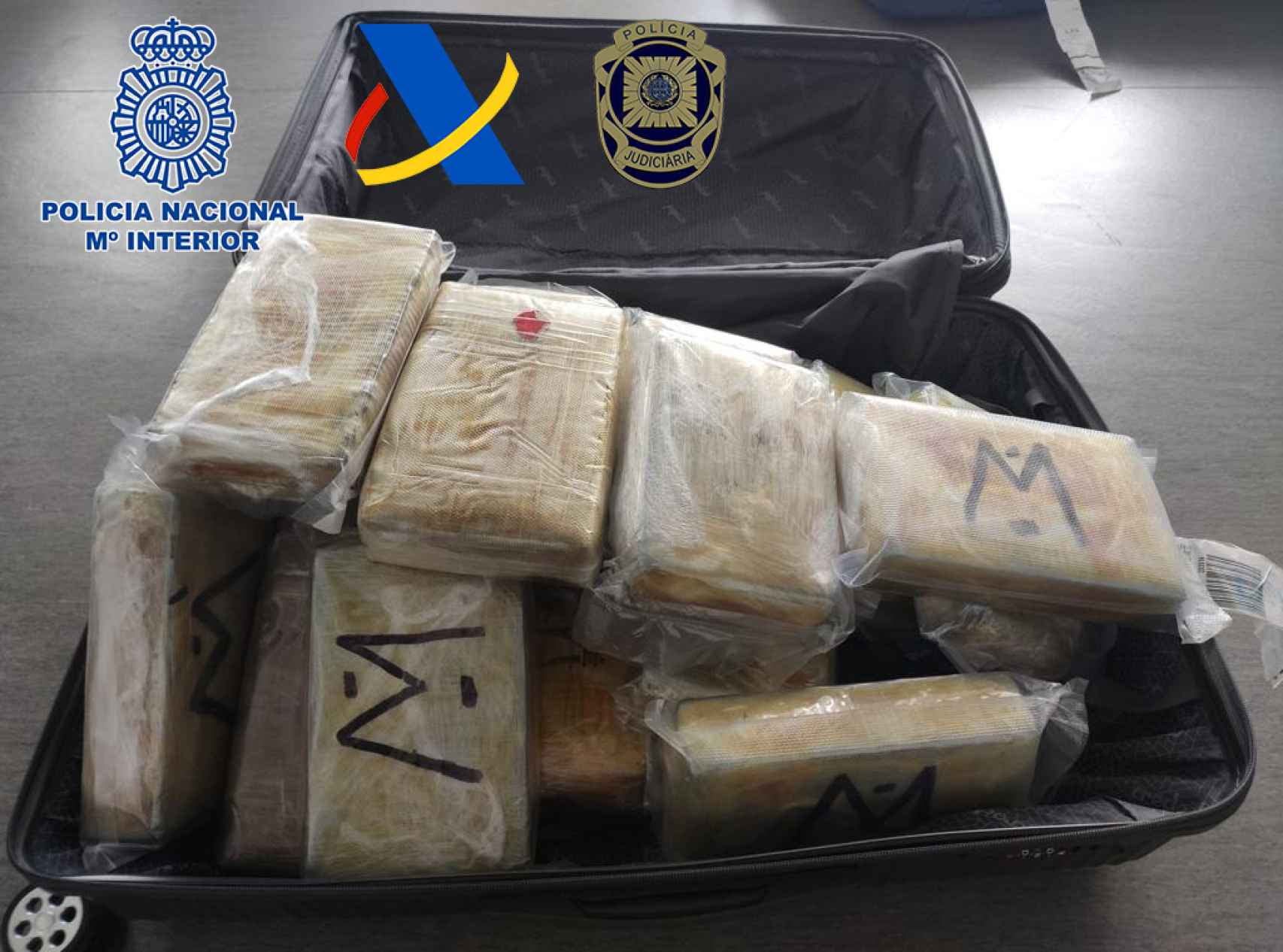 FArdos de cocaína intervenidos por la Policía en la operación.